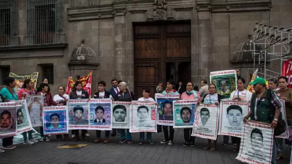 Madres y padres de los normalistas de Ayotzinapa previo a la reunión con el presidente López Obrador del pasado 11 de septiembre.