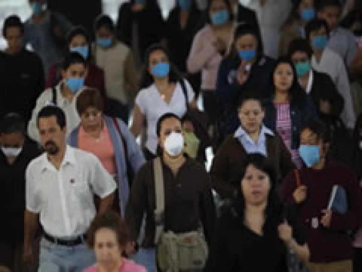 Los cubrebocas se han agotado en el país. (Foto: Reuters)