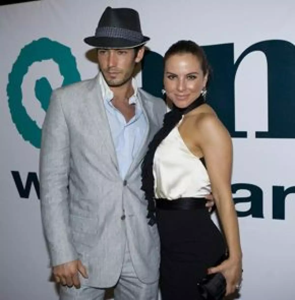 El padre de la actriz reveló que la boda que la pareja tuvo en México se celebró en inglés porque quien los casó fue el abuelo de Aarón, quien se desempeña como ministro norteamericano.