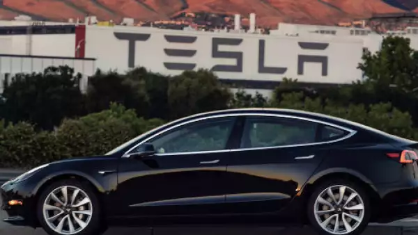 Tesla auto Model 3