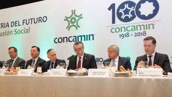 AMLO y Concamin