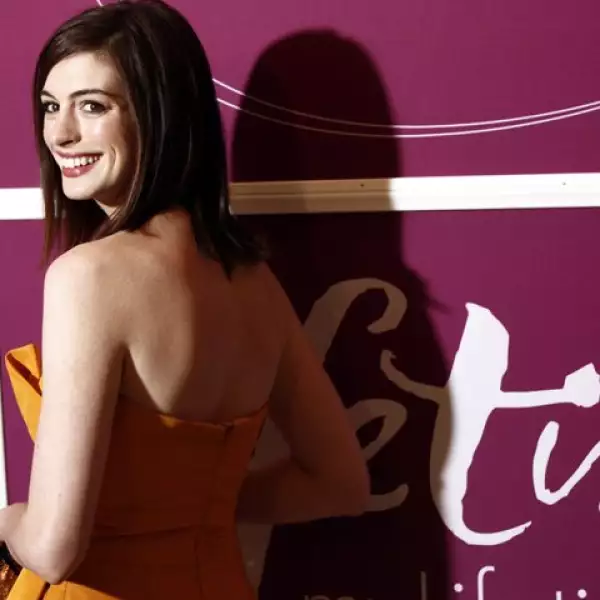 Anne Hathaway es otra actriz en la que las empresas invierten, sabiendo que obtendrán buenos resultados.