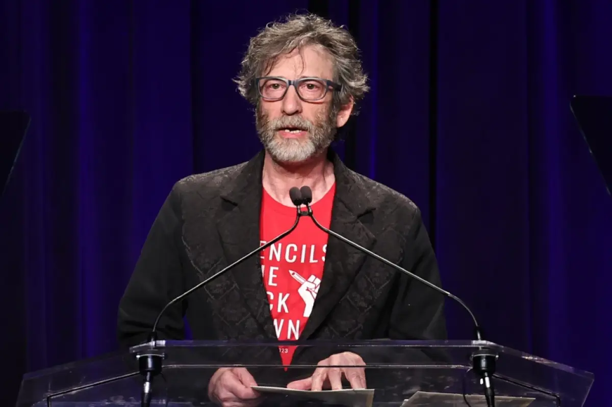 El escritor Neil Gaiman niega acusaciones de agresión sexual