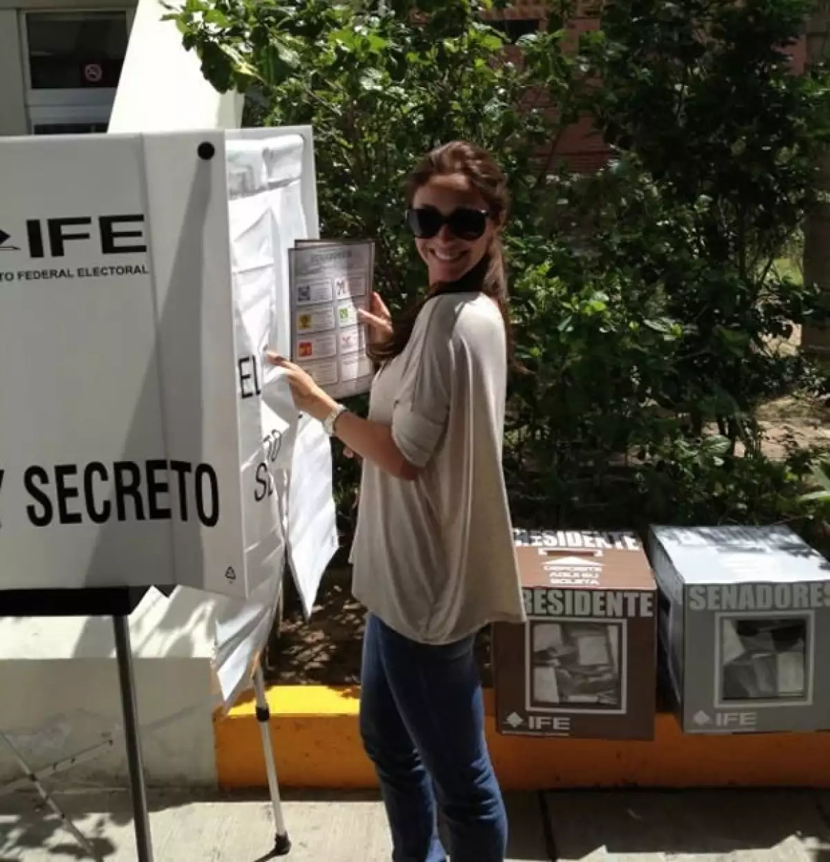 Anahí votó este domingo en Chiapas.