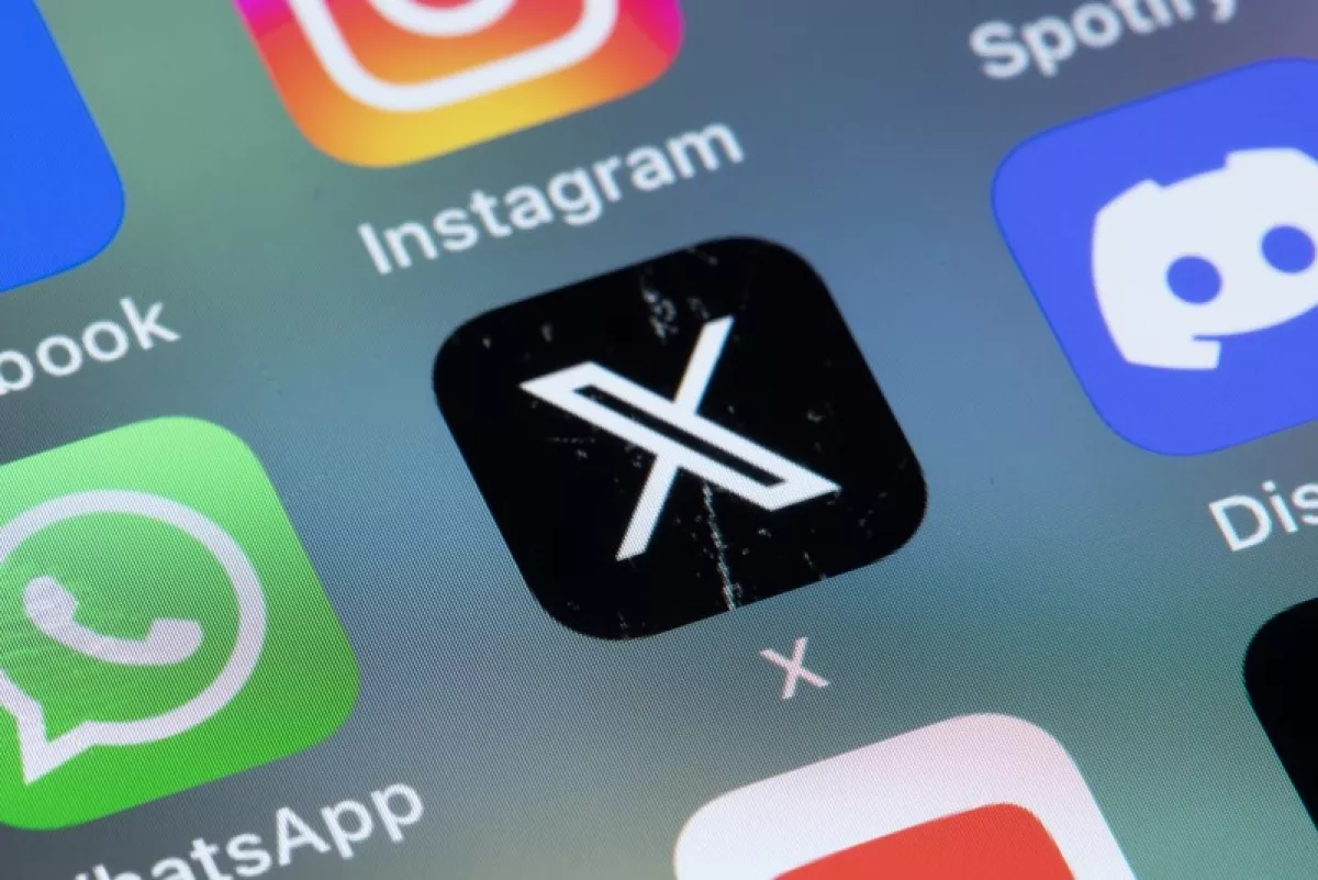 Ni el escándalo de Grok y las deepfakes ayudó a X: Threads ya supero a ex Twitter en usuarios 