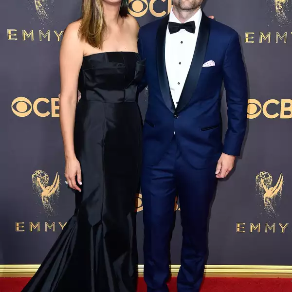 Naomi Scott y Adam Scott