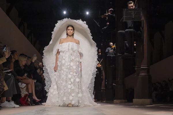 Givenchy : Runway - Paris Fashion Week - Haute Couture Spring/Summer 2020