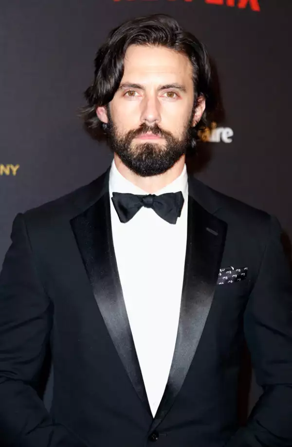 Si bien Milo no se ve tan guapo, nos encanta con su actitud -y acento- sexy.