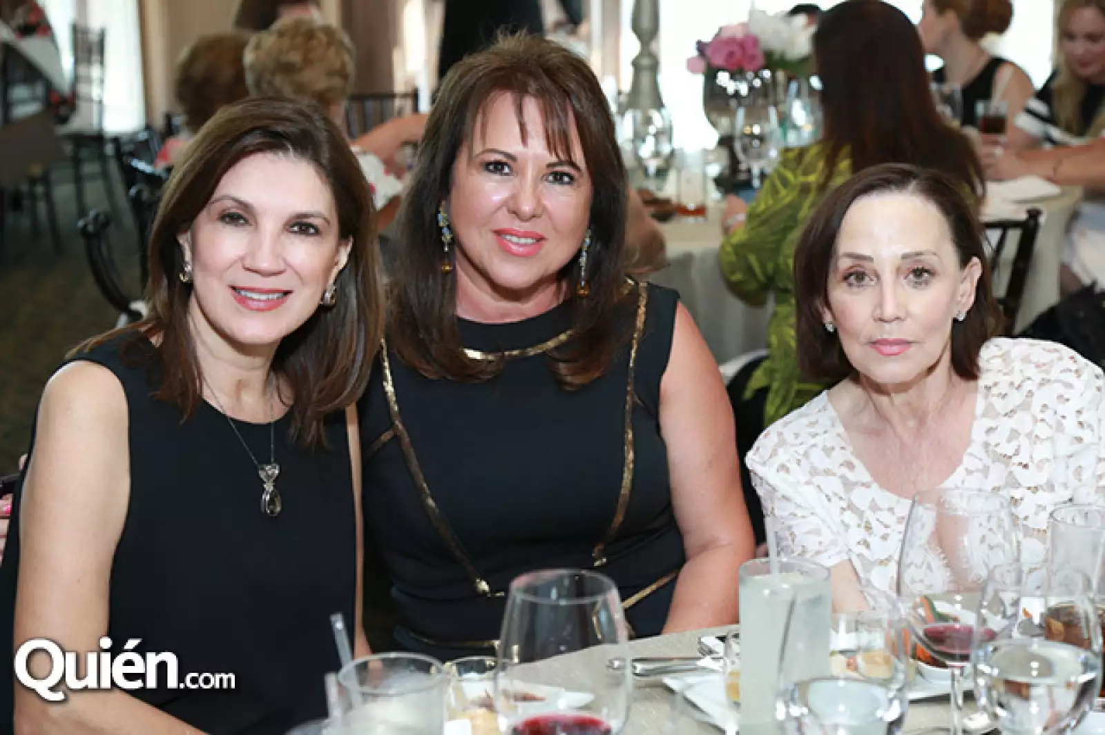 Adriana Garcia de Rocha,America Montemayor y Monica Gonzalez