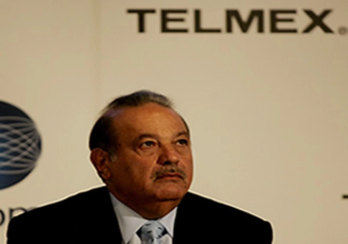 Los servicios de TV de paga harían crecer los ingresos de Telmex en alrededor de 6% el año próximo, según HSBC. (Foto: AP)