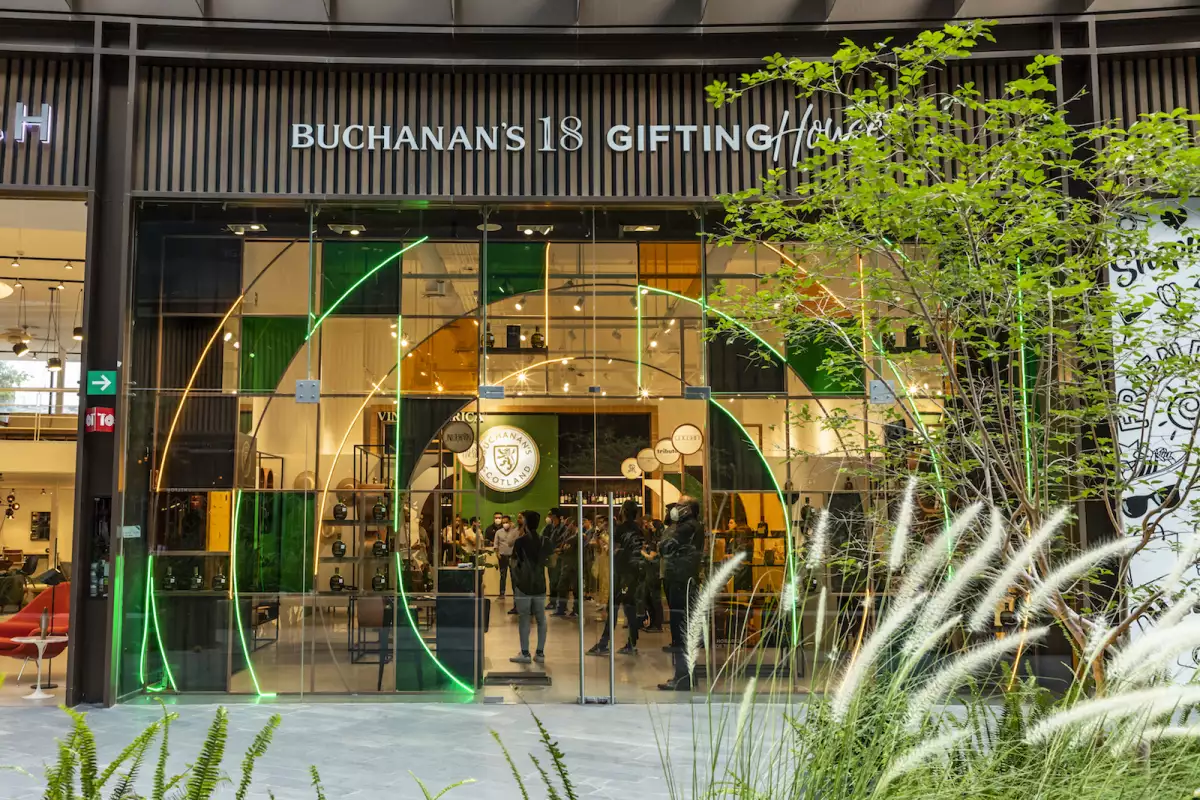 Life and Style Buchanans 5.jpg