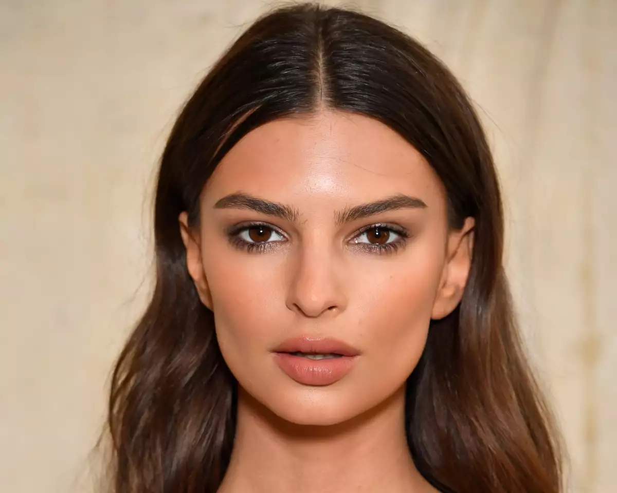 Emily Ratajkowski