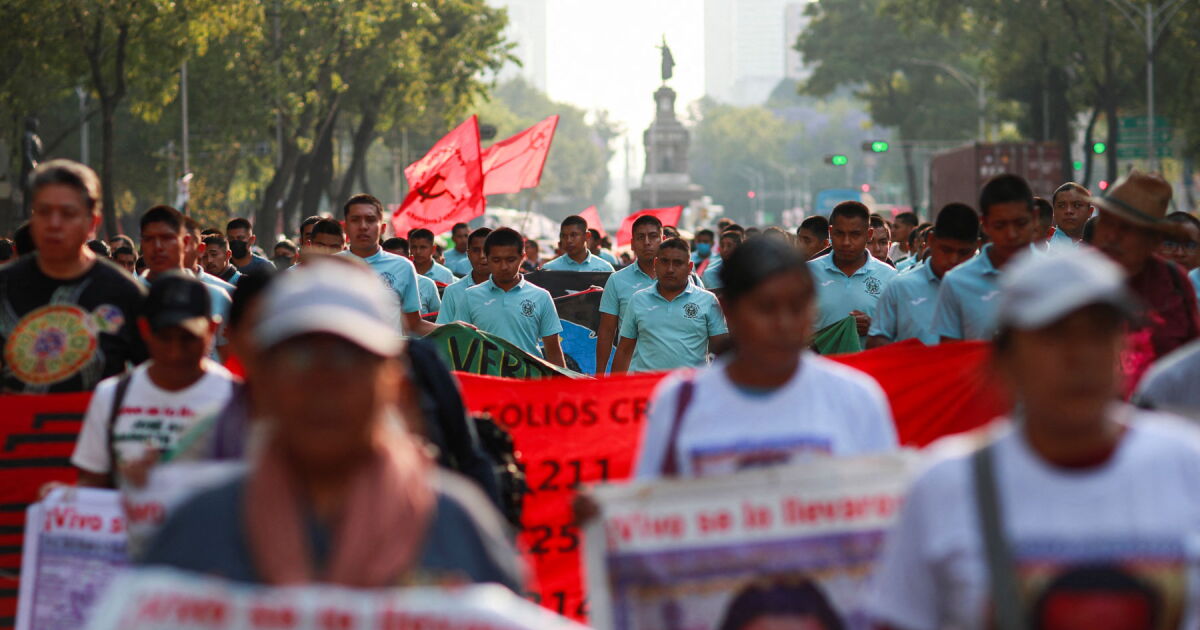 Ocho militares implicados en el caso Ayotzinapa son liberados de forma ...