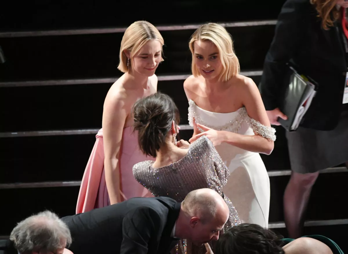 Margot Robbie y Saoirse Ronan