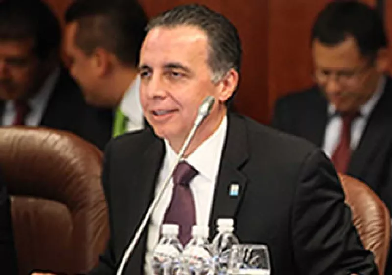 El titular de Economía, Bruno Ferrari, propuso reformar la ley que regula al sector minero y garantizar la seguridad de los trabajadores. (Foto: Notimex)