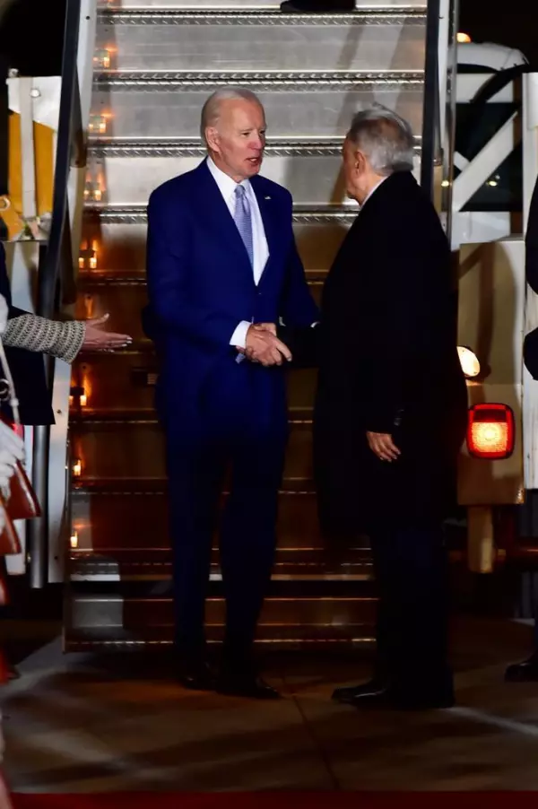 Joe Biden llega a México, López Obrador lo recibe en el AIFA