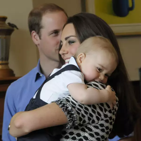 Kate y William estuvieron juntos en el primer compromiso oficial de su bebé, el príncipe George, quien robó todas las miradas.