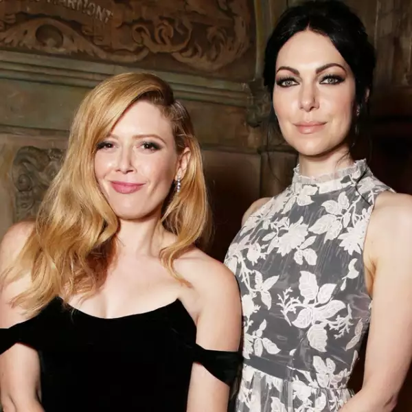 Natasha Lyonne y Laura Prepon