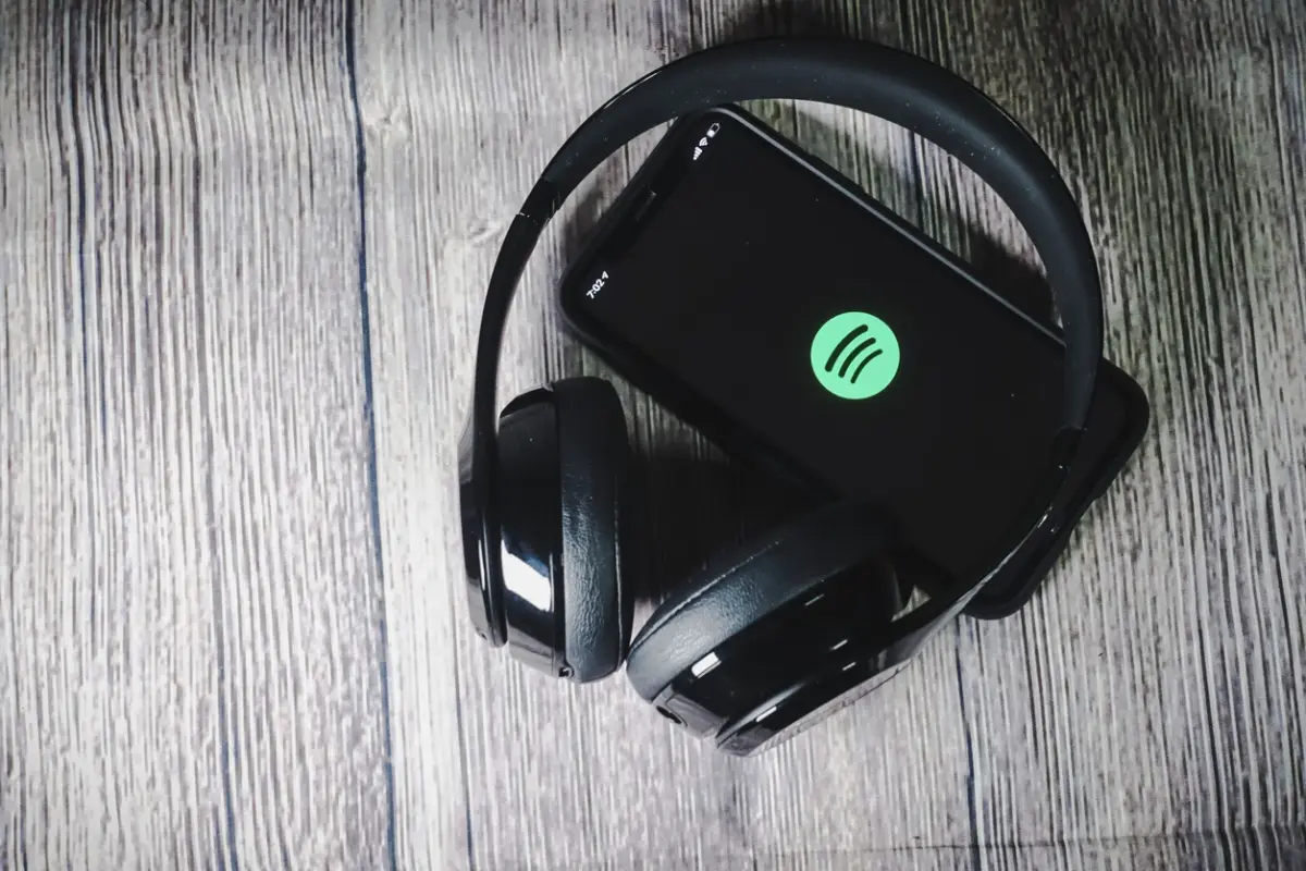 Spotify sale de Rusia