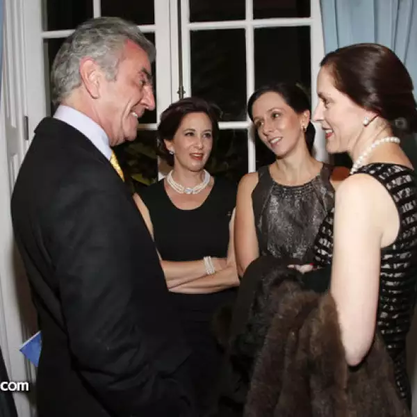 Rodrigo Rivero Lake,Bruni,Claudia y Carolina González Rubio