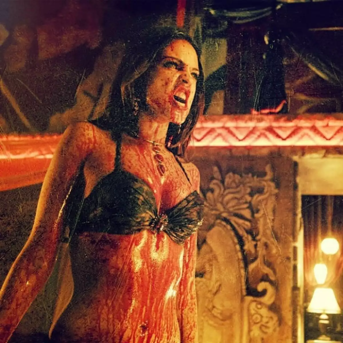 Eiza está nominada por su papel de Santanico Pandemonium en "Del crepúsculo al amanecer".