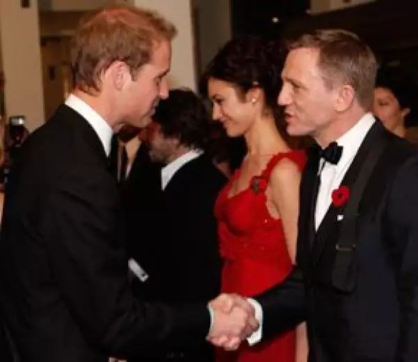 No faltó el saludo entre el príncipe Guillermo y Daniel Craig