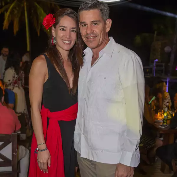 Karla Seefoo, Mario Vela