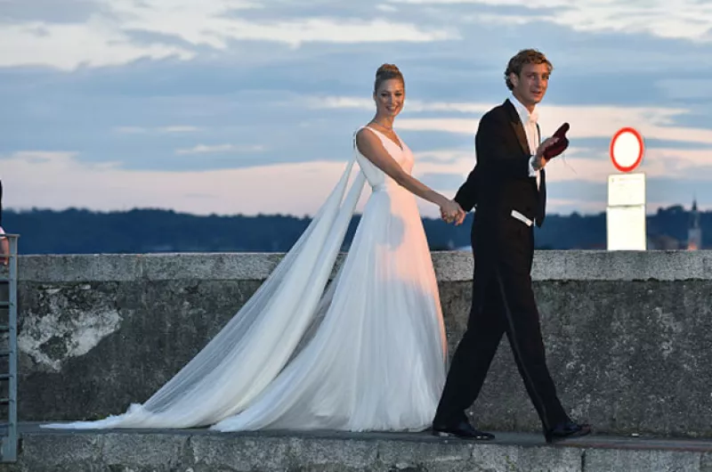 Después de su enlace civil en Mónaco la semana pasada, la pareja celebró la ceremonia religiosa en las islas Borromeas.