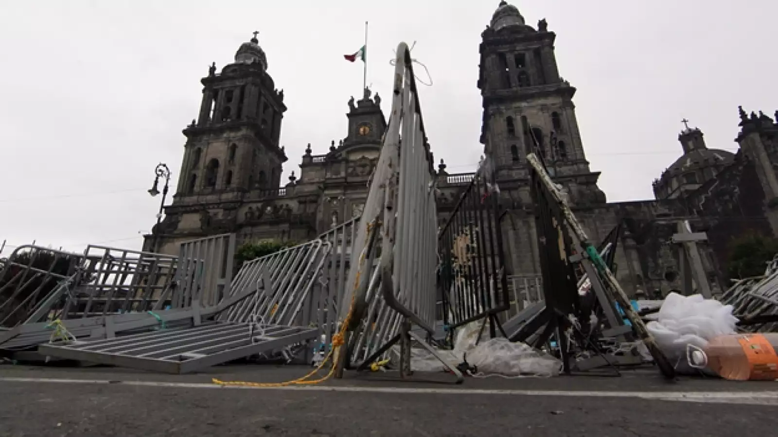 Limpieza del Zócalo3