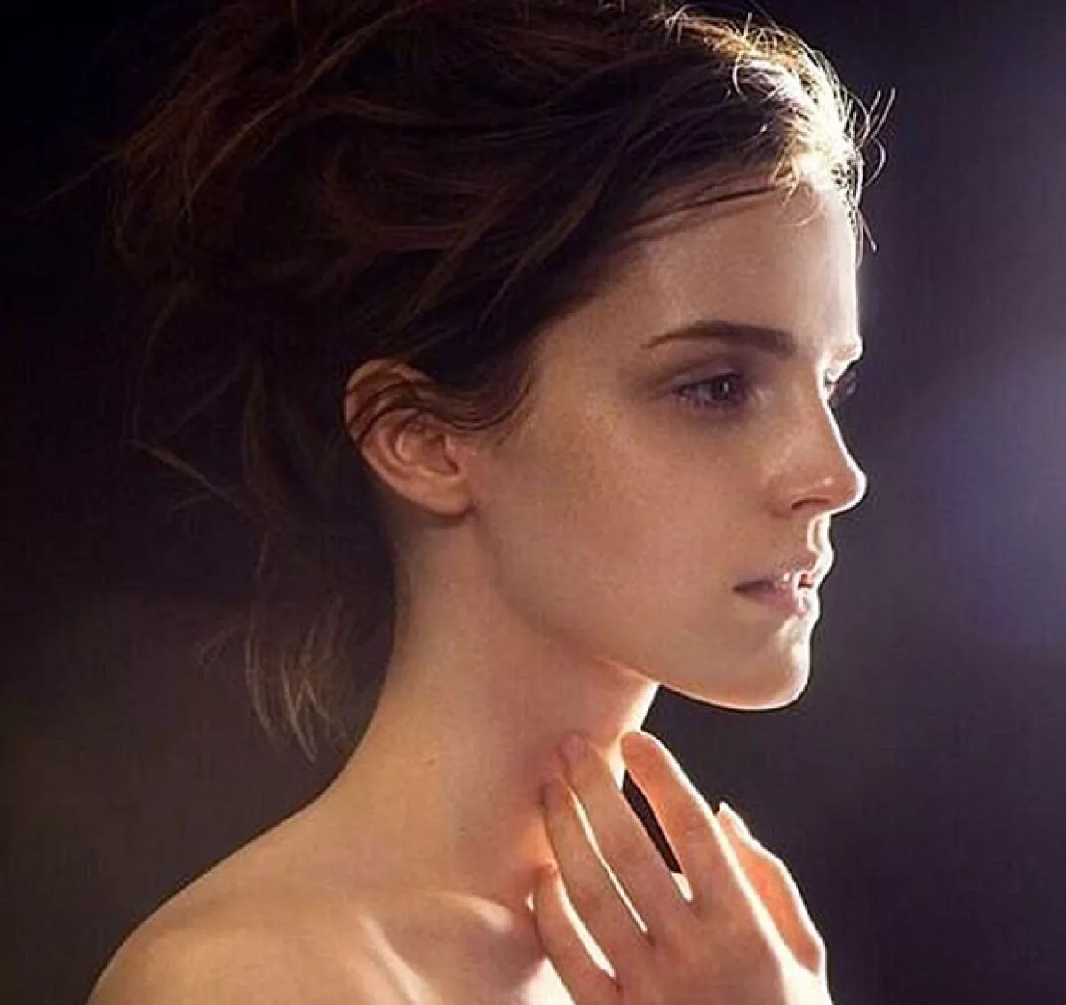 La propia actriz también se encargó de promocionar la campaña por medio de su cuenta de Twitter.