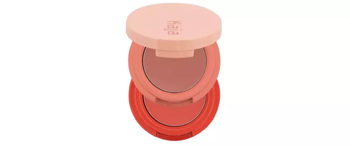 KAJA-hailey bieber-merit-blush-complexion-piel-maquillaje-makeup.jpg
