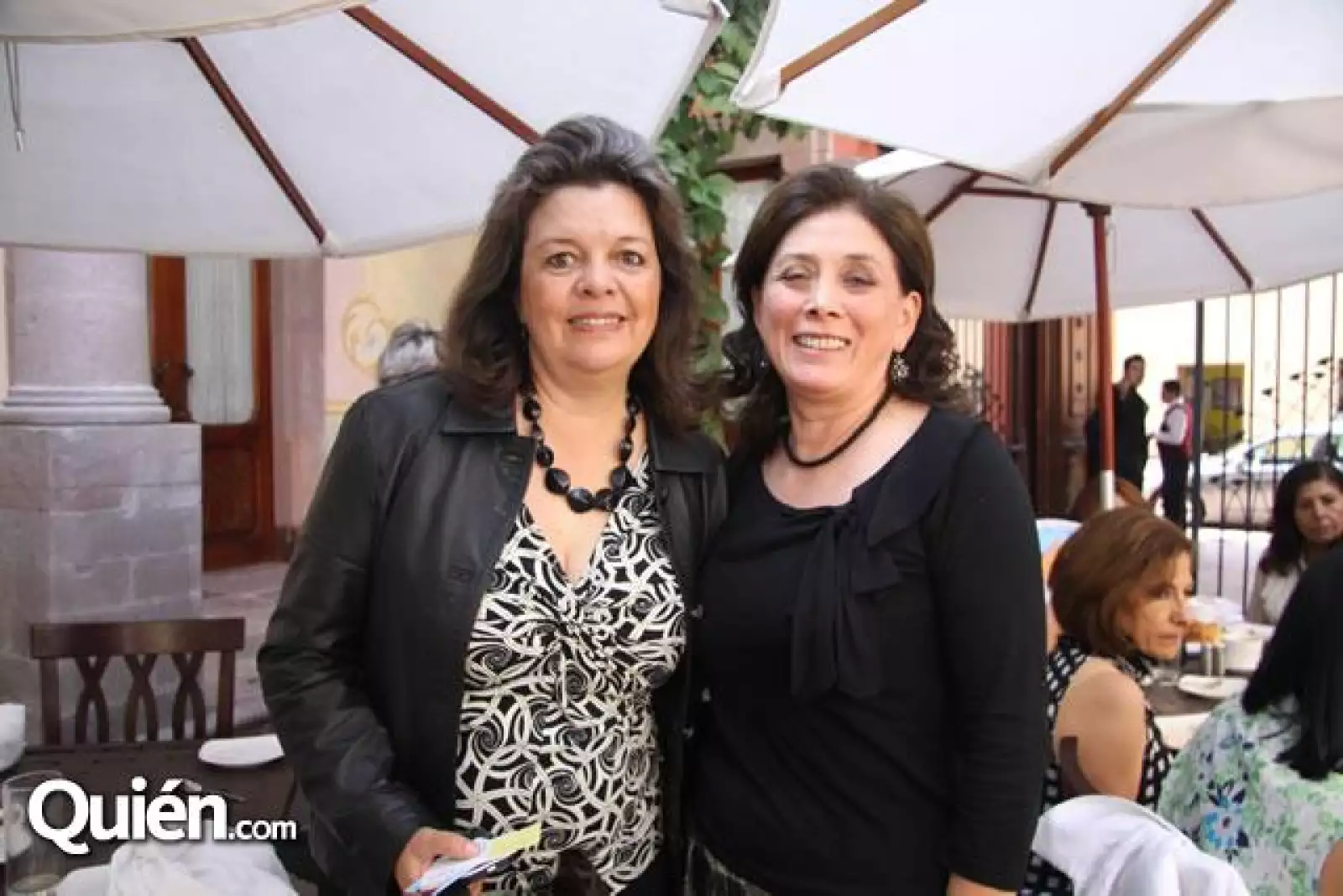 Betsy Charlot,Rosa Ballesteros
