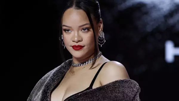 Rihanna reaparece ante los medios antes del show de medio tiempo del Super Bowl