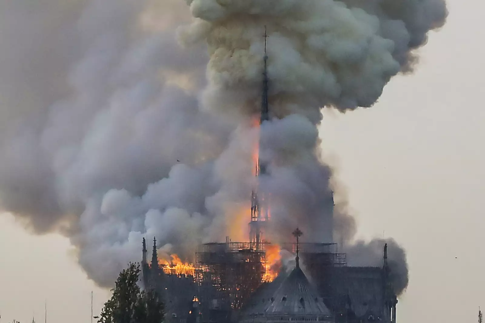Incendio Notre Dame-3