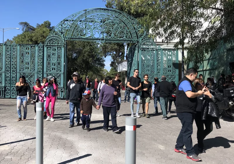 Esta es la primera vez desde su edificación que la residencia oficial de Los Pinos abre sus puertas