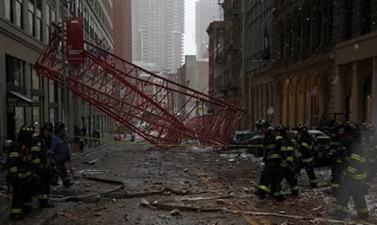 La Escuela de Leyes de Nueva York fue evacuada debido al colapso. (Foto: Departamento de Bomberos de Nueva York )
