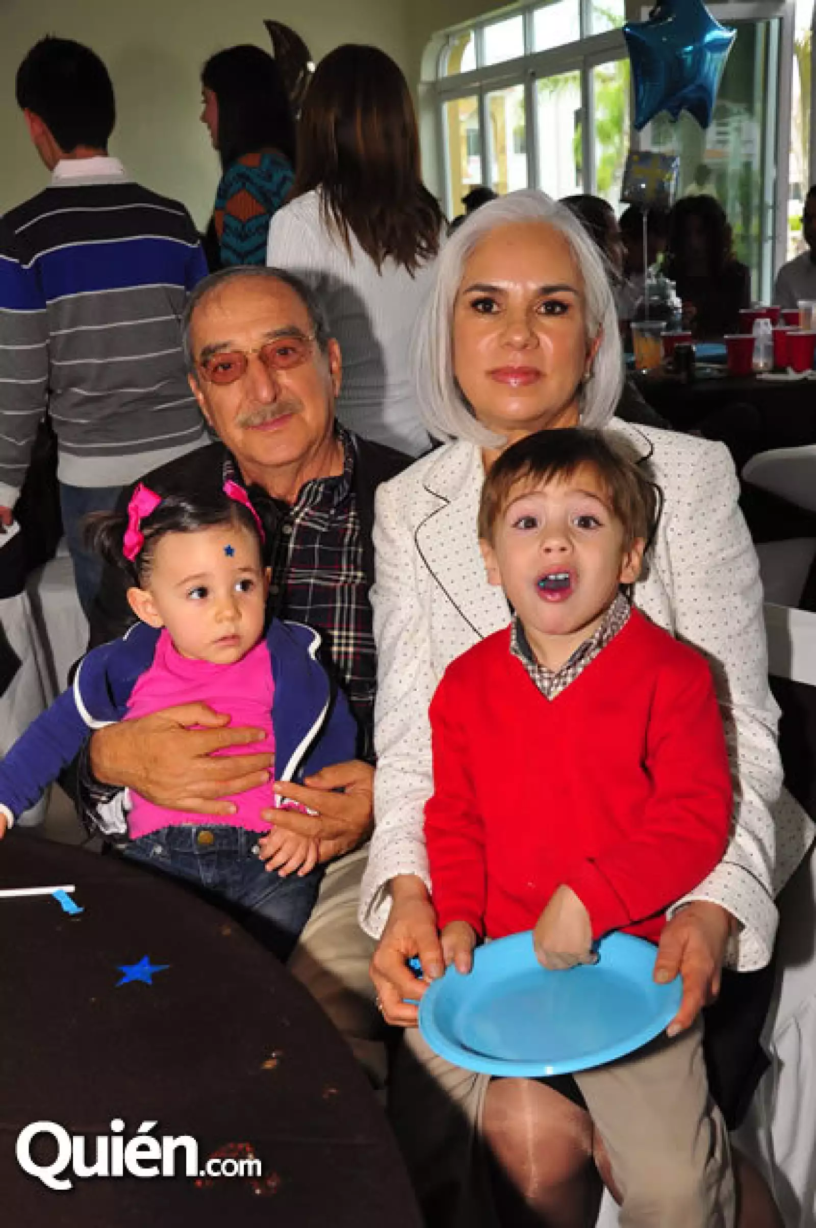 Ernesto Aguirre,Aurora Meléndez,Isabella Aguirre,Abraham Ortiz