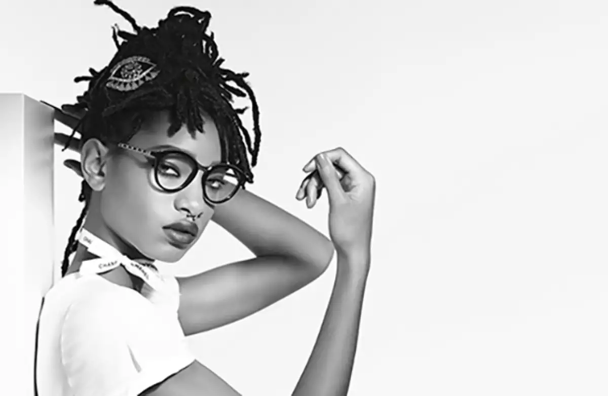 Con una personalidad rebelde, vanguardista e innovadora, Willow es la persona perfecta para representar a la marca.