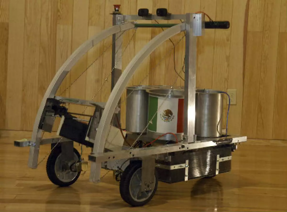 robot hecho por estudiantes mexicanos