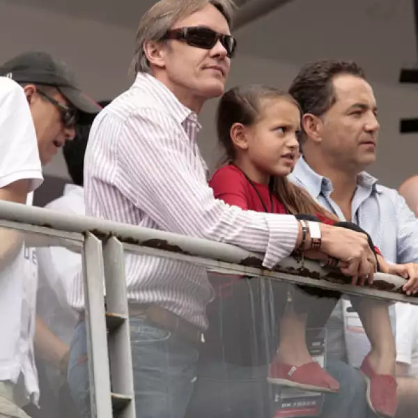 Adrián Fernández,Valentina Fernández