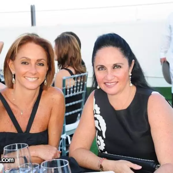 Ceci Elias,Miriam Litchi