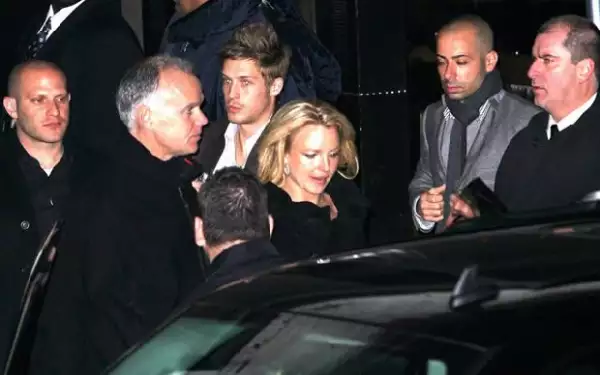 La cantante fue captada a la salida de su fiesta en el club Tenjune.