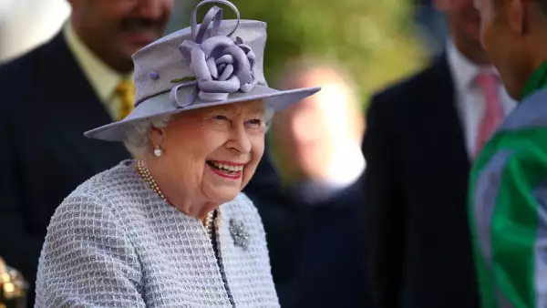 Reina Isabel II