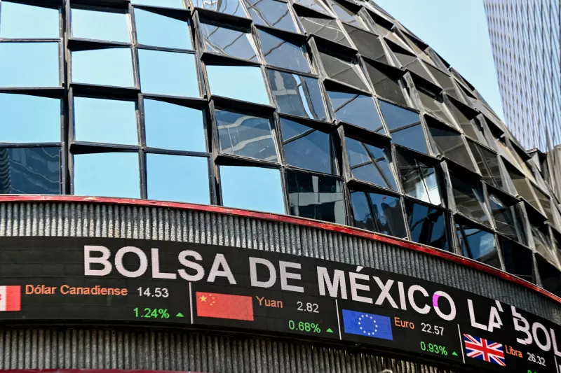 BMV alcanza nuevo record y el peso mexicano se aprecia