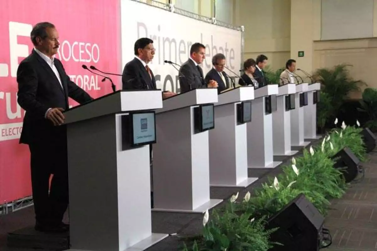 Los siete candidatos al gobierno de Veracruz expusieron sus propuestas referentes a economía, empleo, seguridad y desarrollo social. (Foto: OPLE Veracruz) 