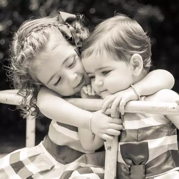 Carolina y Jacky son compañeras de juegos y de la vida.