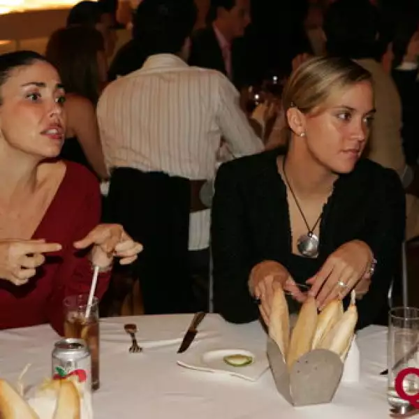 Karla Carvantes, Ana Fuentes