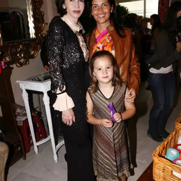 Pepita Serrano,Alejandra Vargas,Vanessa Aléman