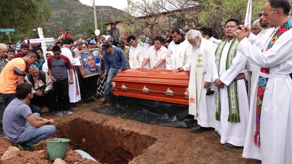 Entierro jesuitas Cerocahui