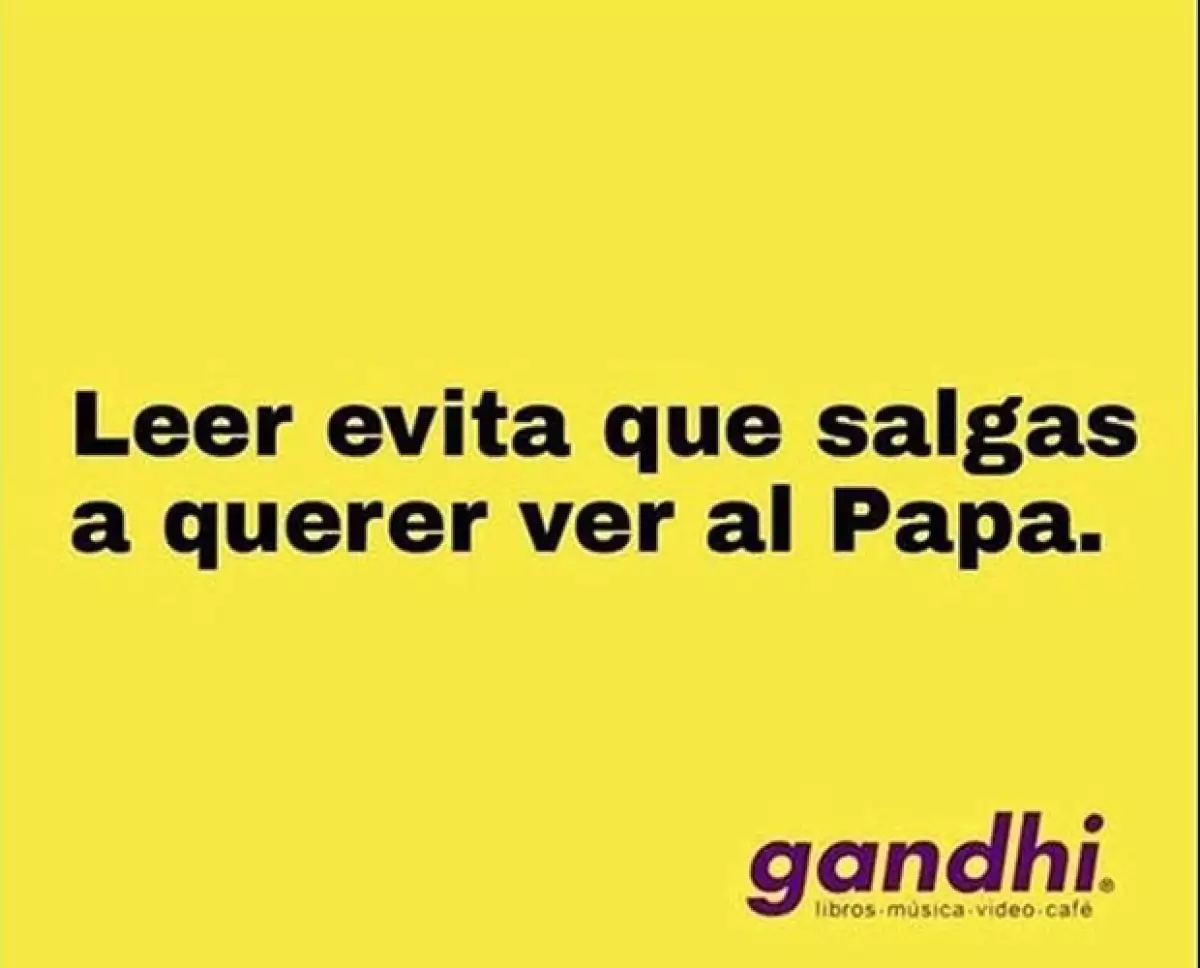 Los usuarios aprovecharon para crear este anuncio falso de una famosa librería.